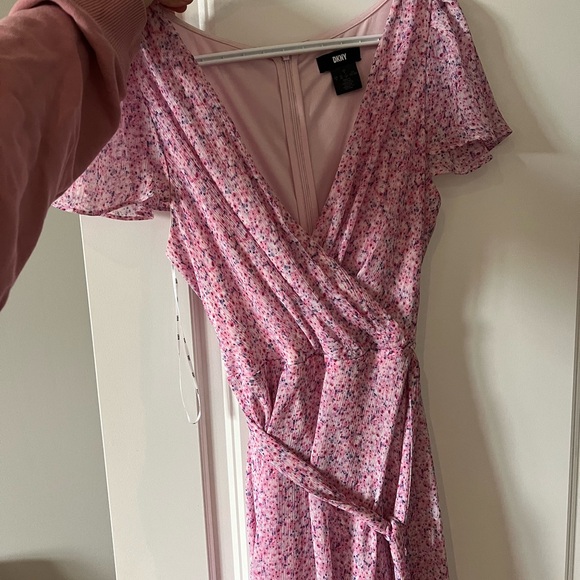DKNY Size 8 Women’s Floral Pink Faux-Wrap Dress - Picture 2 of 3